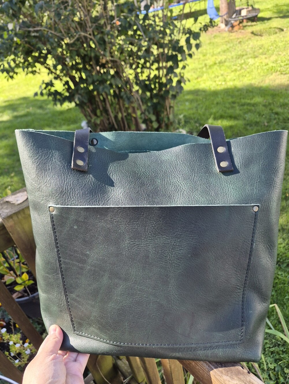 Portland Leather Medium Classic Tote Green Heart On Hide